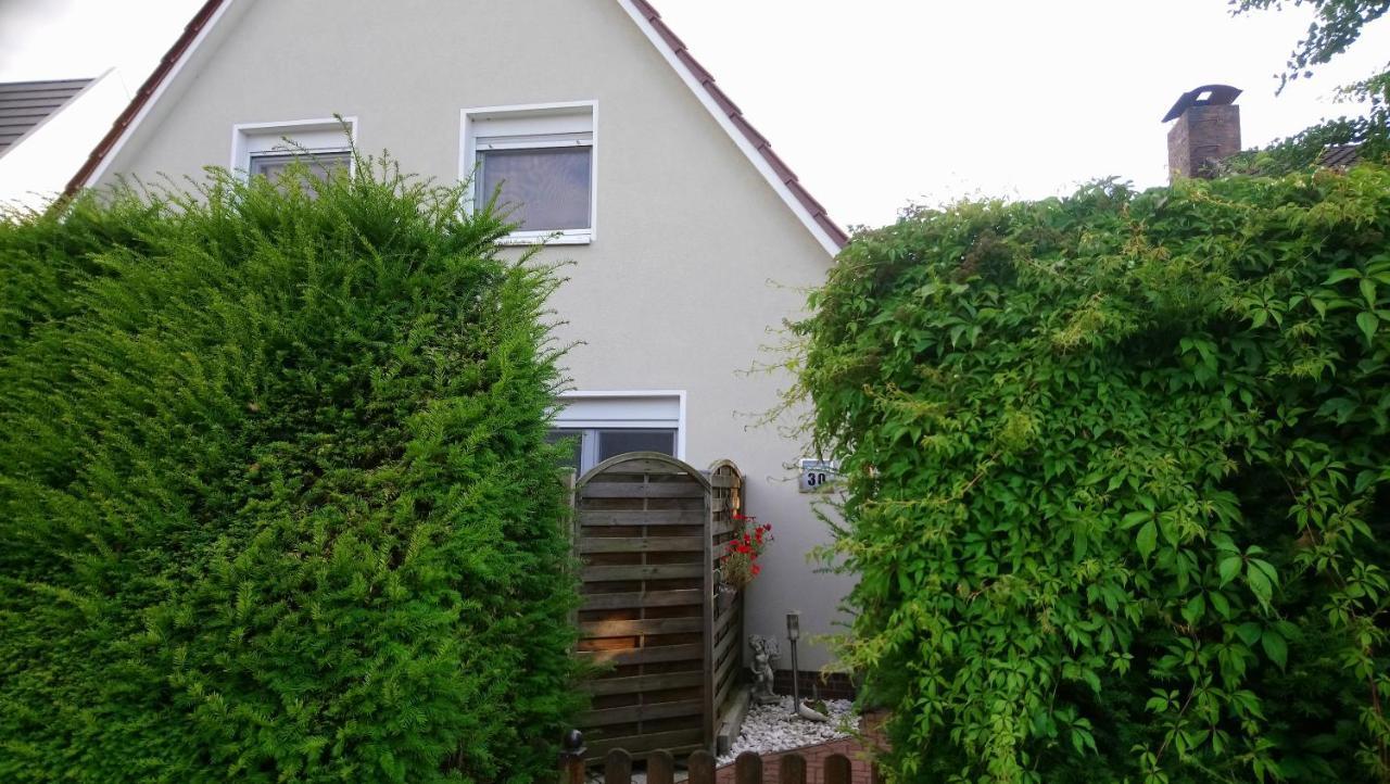 Privates Einzelzimmer Bei Der Weser-Ems-Halle Oldenbourg Extérieur photo